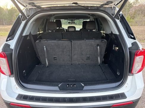 Used 2023 Ford Explorer XLT w/ Equipment Group 202A image 10