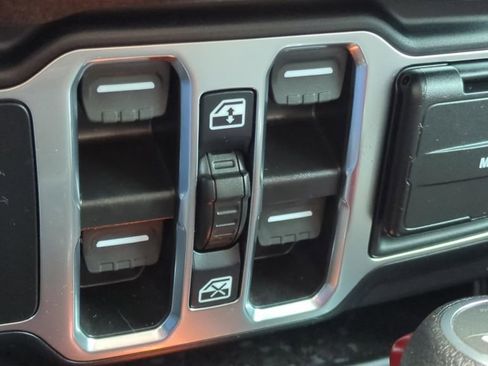 Used 2024 Jeep Wrangler Unlimited Sport AWD/4WD image 18