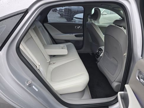 Used 2024 Hyundai Ioniq 6 SEL image 12