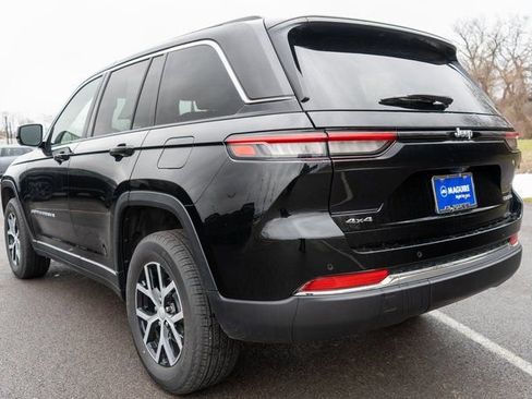 Used 2024 Jeep Grand Cherokee Limited AWD/4WD image 8