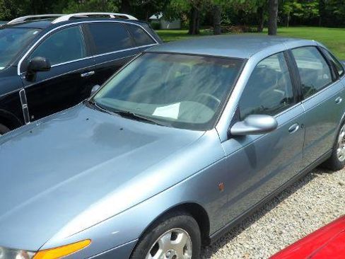 Used 2002 Saturn L-Series L300 w/ Audio Pkg 1 image 2