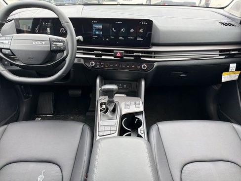 New 2026 Kia Sportage EX FWD image 9