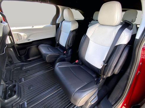 Used 2026 Toyota Sienna XSE FWD image 20