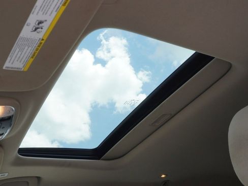 Used 2020 Jeep Grand Cherokee Laredo w/ Security & Convenience Group image 21