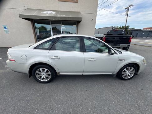 Used 2008 Ford Taurus SEL image 7