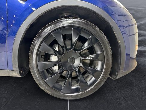 Used 2024 Tesla Model Y Long Range image 33