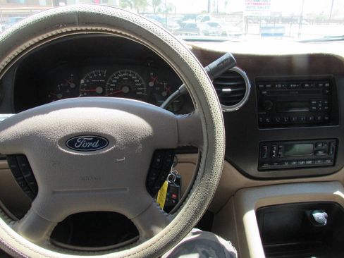 Used 2003 Ford Expedition Eddie Bauer image 38