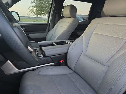 Used 2025 Toyota Tundra Limited image 14