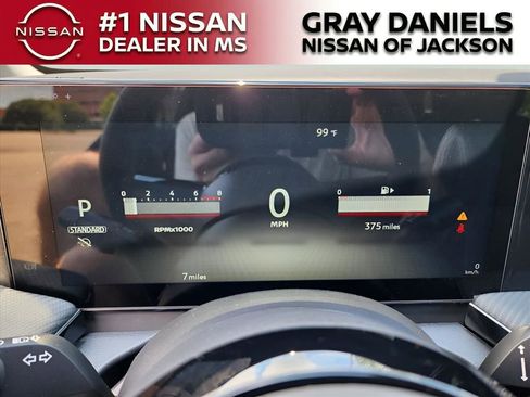 New 2025 Nissan Kicks SR image 5