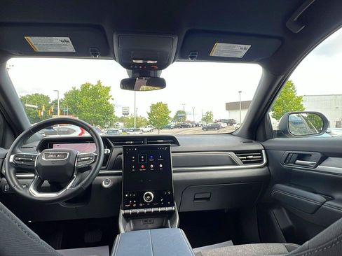 Used 2025 GMC Terrain Elevation AWD/4WD image 19