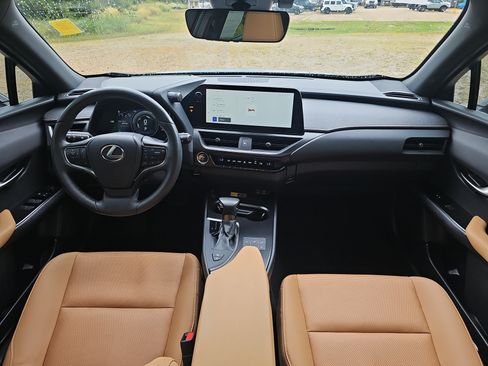 Used 2024 Lexus UX 250h AWD w/ Premium Package image 18