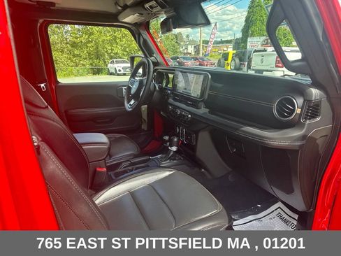 Used 2024 Jeep Wrangler Unlimited Sahara w/ Technology Group AWD/4WD image 20