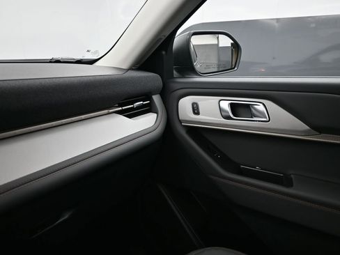 New 2026 Ford Explorer Active w/ Active Comfort Package image 19