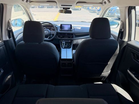 Used 2024 Nissan Rogue S FWD image 19