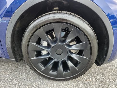 Used 2021 Tesla Model Y Long Range image 7