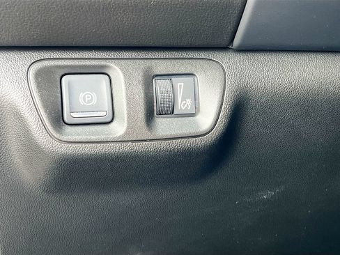 Used 2023 GMC Acadia AT4 w/ Preferred Package AWD/4WD image 10