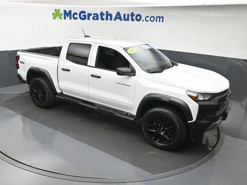 Used 2023 Chevrolet Colorado Trail Boss w/ Advanced Trailering Package AWD/4WD image 3