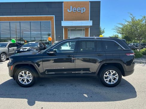 Used 2023 Jeep Grand Cherokee Limited AWD/4WD image 10