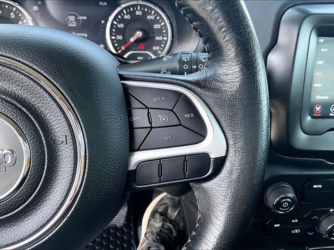 Used 2021 Jeep Renegade Latitude w/ Convenience Group AWD/4WD image 19