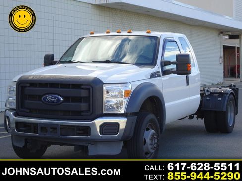 Used 2014 Ford F550 4WD SuperCab 162 WB 60 CA XL image 1