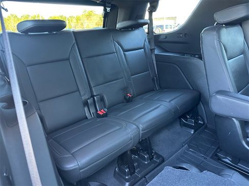 Used 2021 Chevrolet Tahoe Z71 w/ Z71 Off-Road Package image 29