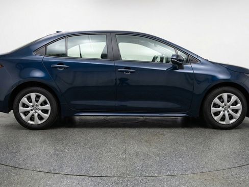 Used 2025 Toyota Corolla LE image 11