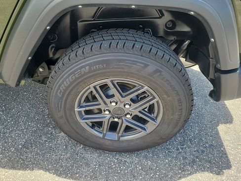 Used 2024 Jeep Wrangler Sport S image 34