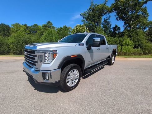 Used 2021 GMC Sierra 2500 SLT w/ SLT Preferred Package AWD/4WD image 3