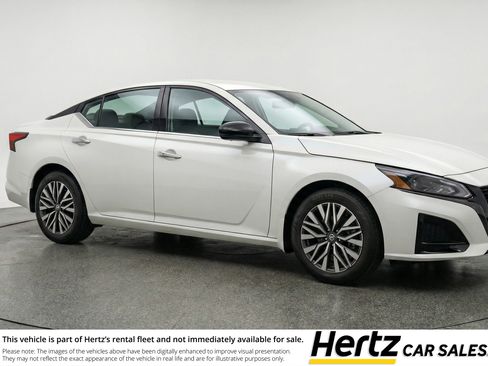 Used 2025 Nissan Altima 2.5 SV FWD image 1