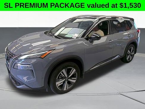 Used 2023 Nissan Rogue SL w/ SL Premium Package image 2