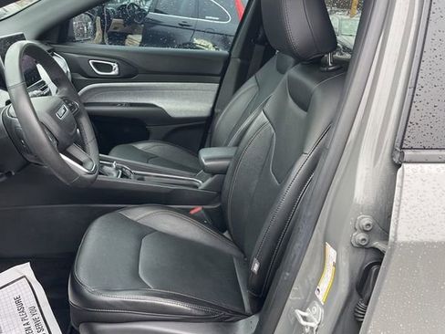 Used 2023 Jeep Compass Latitude image 21