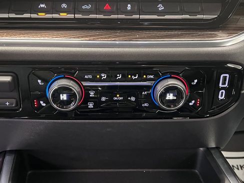 Used 2022 Chevrolet Silverado 1500 LT Trail Boss image 31