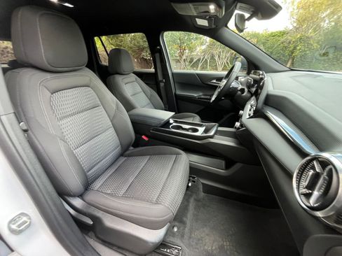 Used 2025 Chevrolet Equinox LT image 35