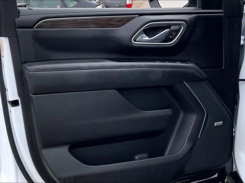 Used 2021 Chevrolet Tahoe Z71 w/ Rear Media and Nav Package image 21