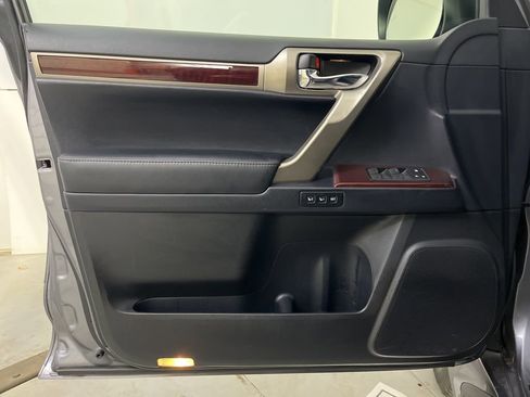 Used 2018 Lexus GX 460 Premium image 26
