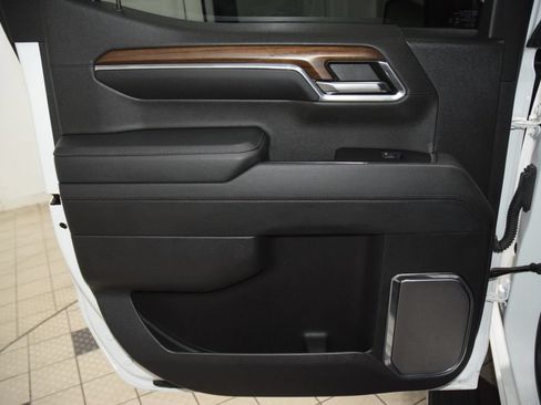 Used 2024 Chevrolet Silverado 1500 High Country AWD/4WD image 50