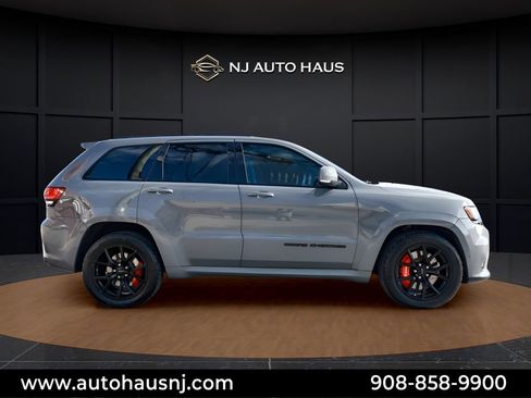 Used 2020 Jeep Grand Cherokee SRT AWD/4WD image 11
