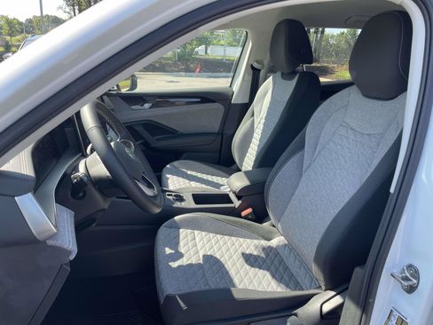 New 2026 Volkswagen Tiguan S FWD image 17