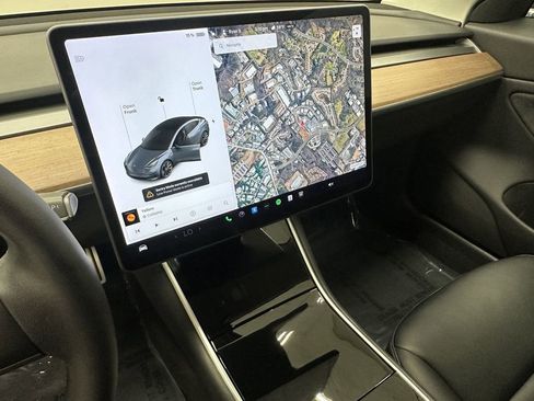Used 2020 Tesla Model 3 Performance image 29