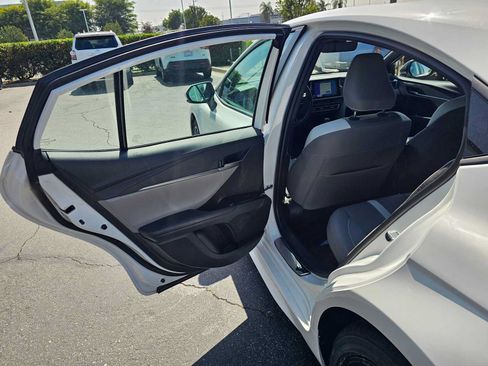 Used 2025 Toyota Camry SE w/ Convenience Package FWD image 15