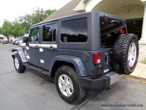 Used 2017 Jeep Wrangler Unlimited Sahara w/ Quick Order Package 24E Chief AWD/4WD image 4