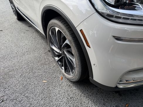 Used 2023 Lincoln Aviator Reserve w/ Equipment Group 201A AWD/4WD image 11
