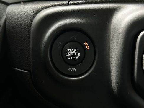 Used 2021 Jeep Gladiator Sport AWD/4WD image 25