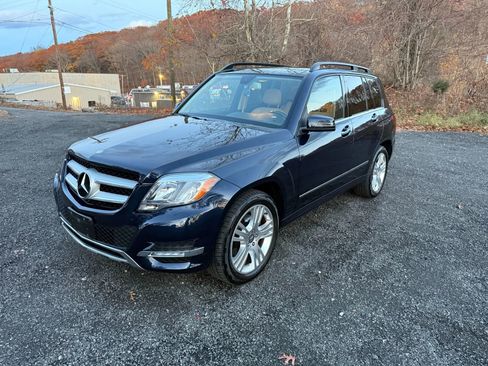 Used 2015 Mercedes-Benz GLK 350 4MATIC image 3