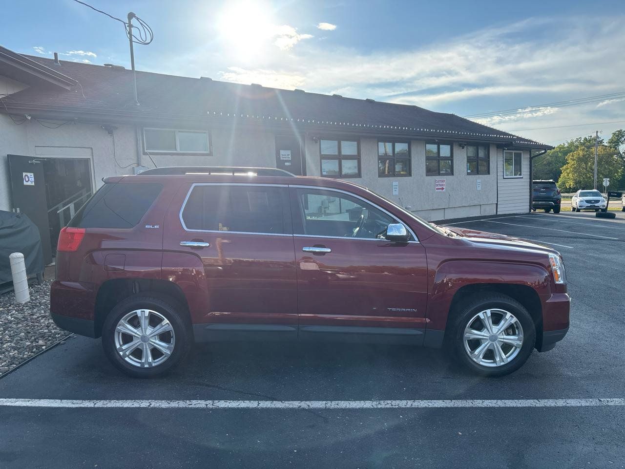 Used 2016 GMC Terrain SLE w/ Chrome Edition AWD/4WD image 2