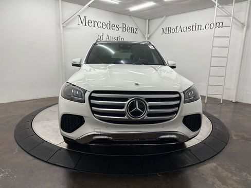 Used 2025 Mercedes-Benz GLS 450 4MATIC image 2