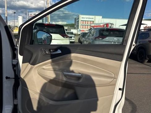 Used 2018 Ford Escape SEL AWD/4WD image 14
