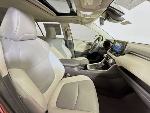 Certified 2022 Toyota RAV4 XLE Premium FWD image 28