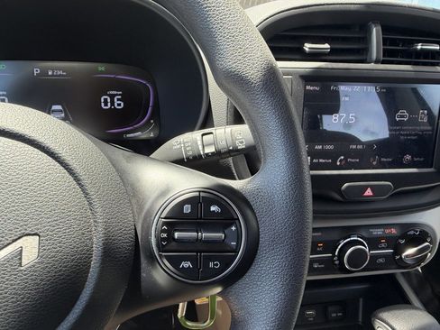 Used 2024 Kia Soul LX FWD image 32