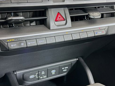 Used 2025 Kia K4 LXS image 23